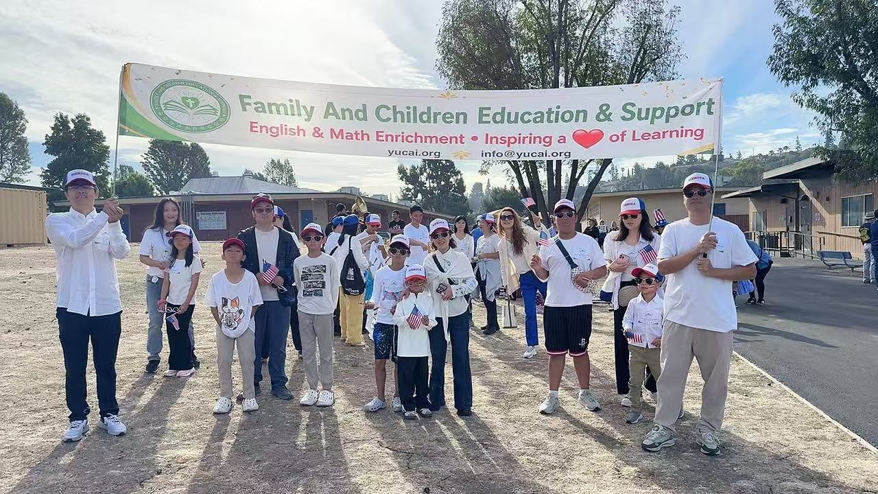 信望爱教会和育才之家队伍参加 Hacienda Heights 7月4日游行